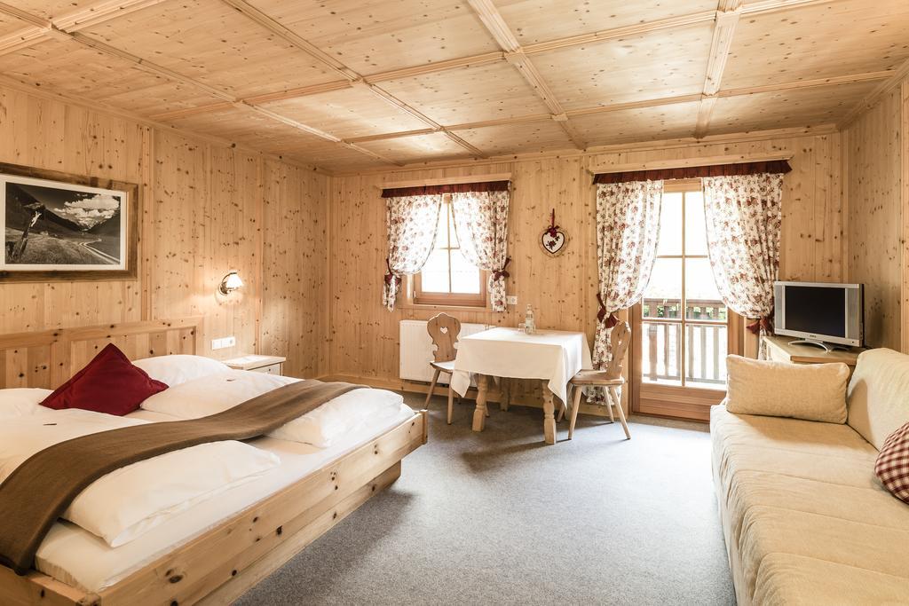 Hotel Oberraindlhof Senales Room photo